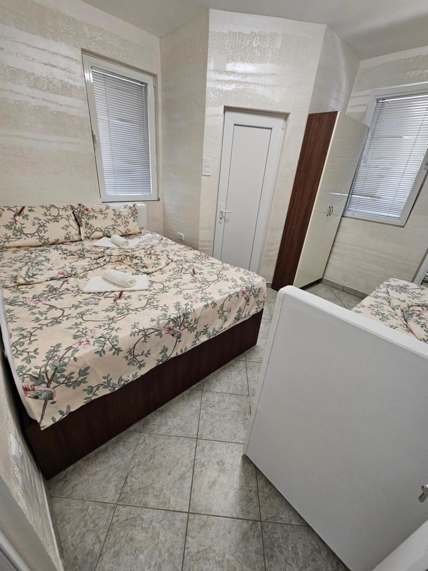 Apartmani Vila Ebra Утьеха Экстерьер фото