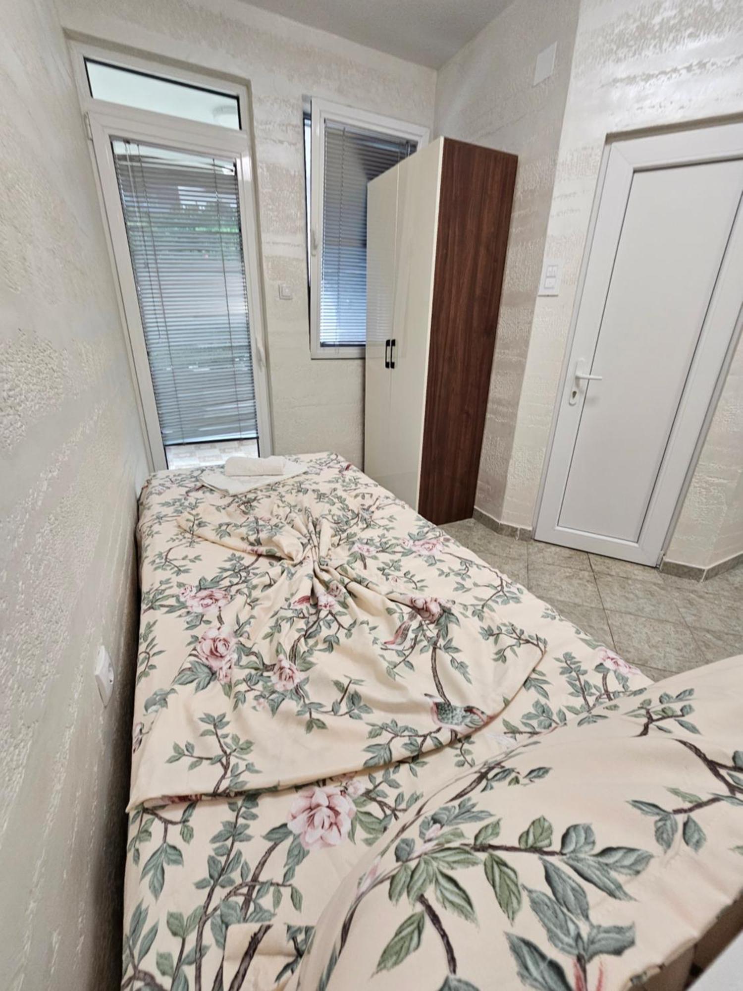 Apartmani Vila Ebra Утьеха Экстерьер фото